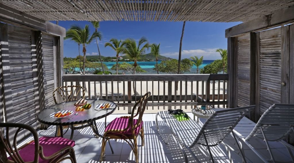 Amazing Beachfront condo on one of the most beautiful beach in Caribbean.