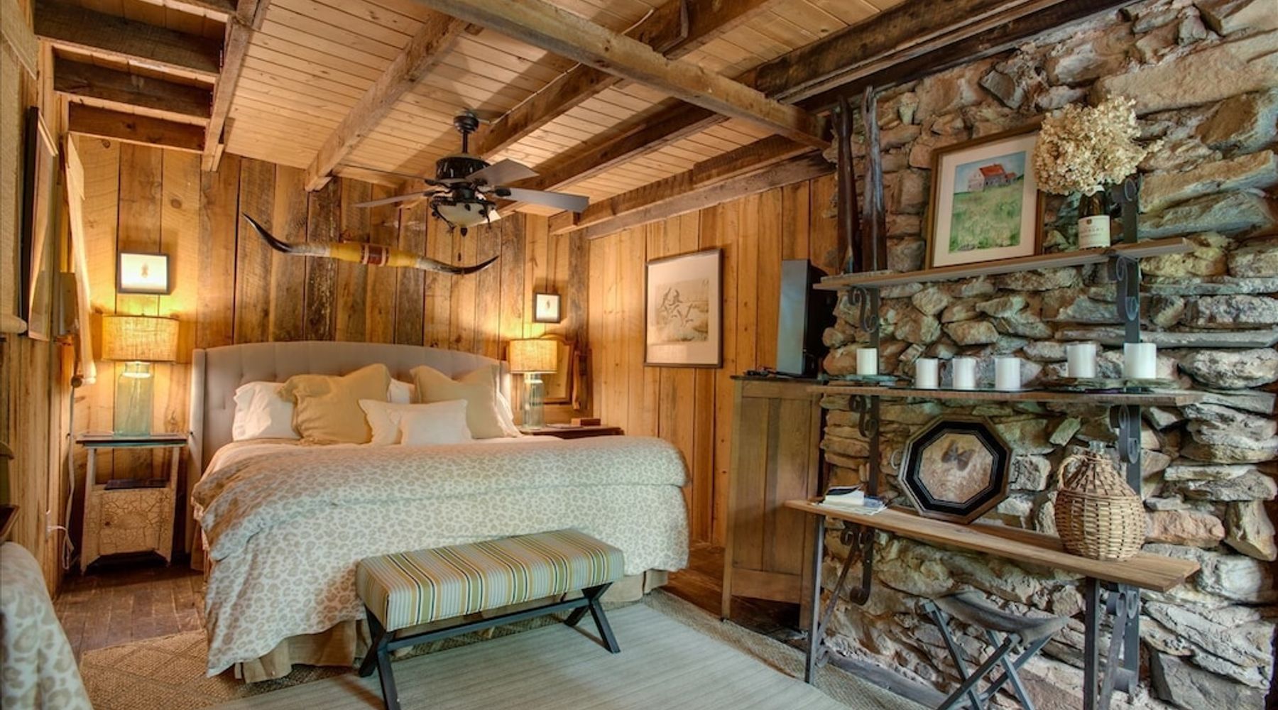 Lakemont, Georgia treehouse bedroom