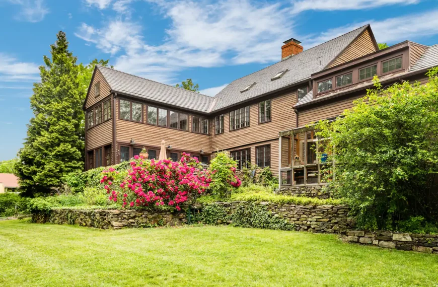 9 Best Farmhouses To Rent In The US (For LESS)