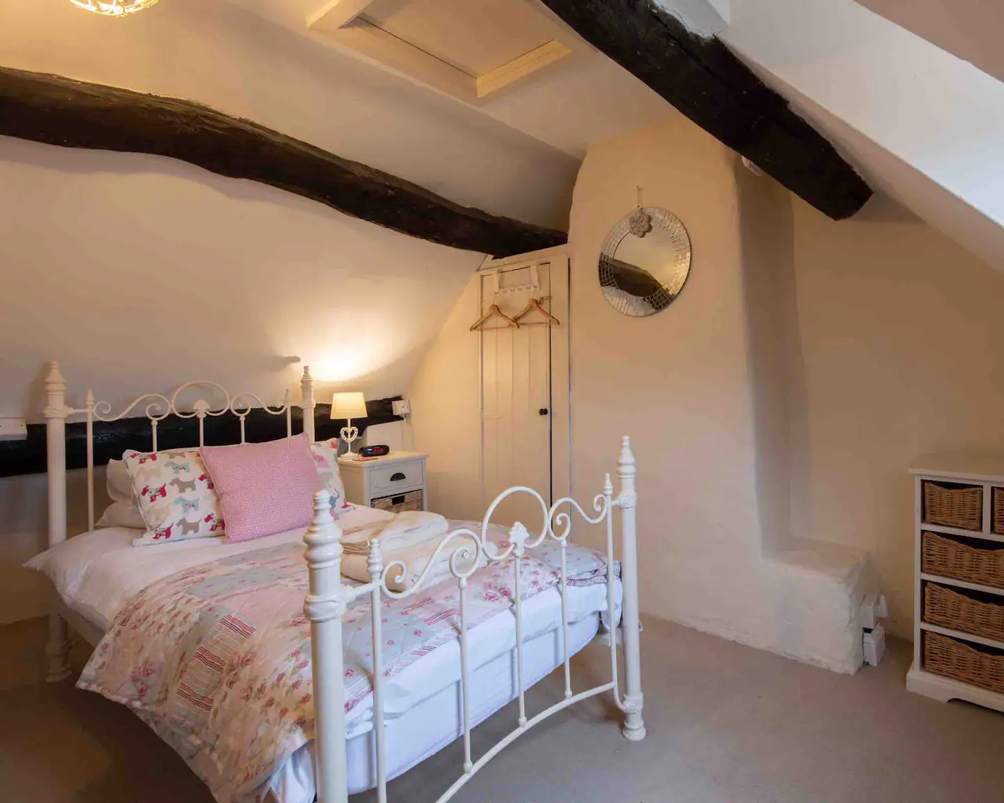 Top-floor attic room with a lovely single bed