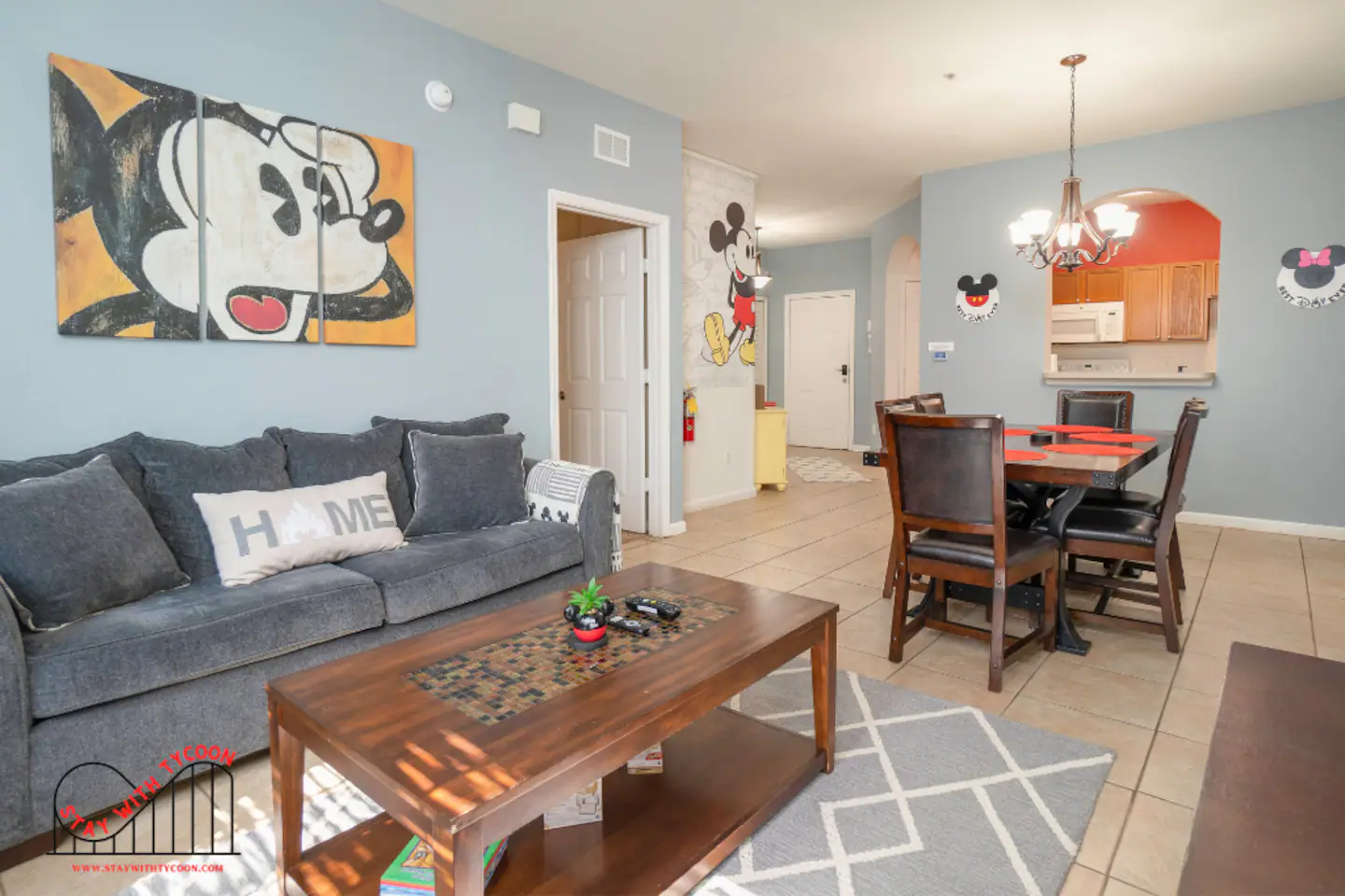 Living room with a Mickey Mouse motif!