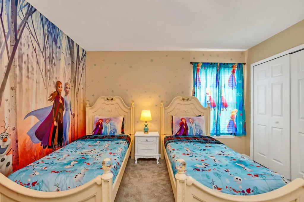9 Of The Best Frozen-Themed Rentals In The US

3. Frozen Themed Room! Big Pool/Game Room

Location: Davenport, Florida