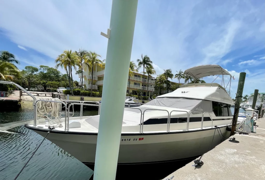 Stay on this yacht in Miami - It's bookable on Airbnb