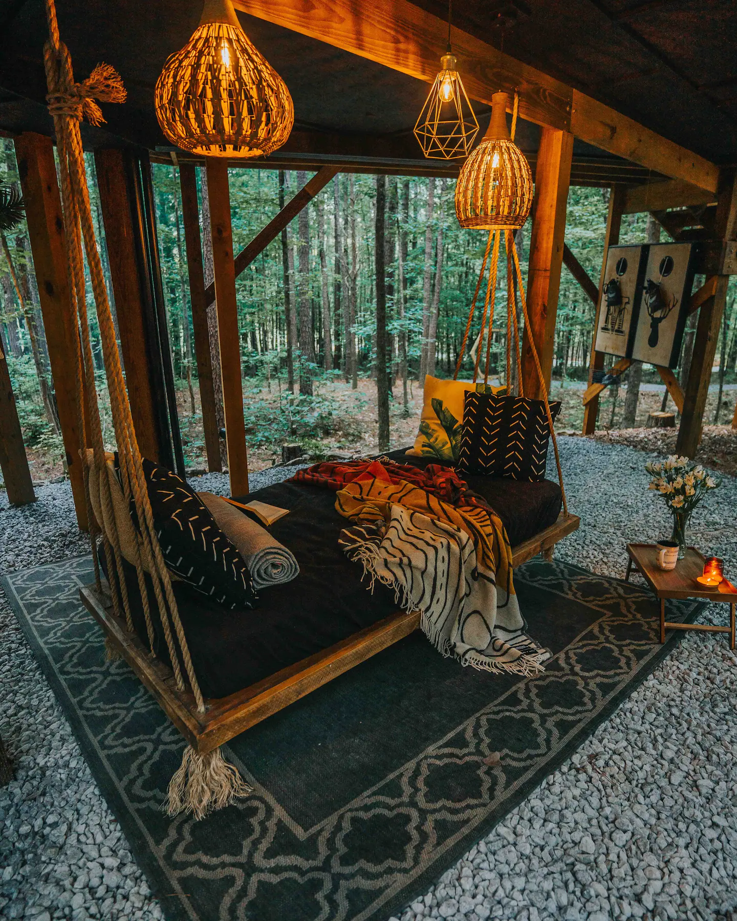 You can chill with your partner in this outdoor swinging bed.