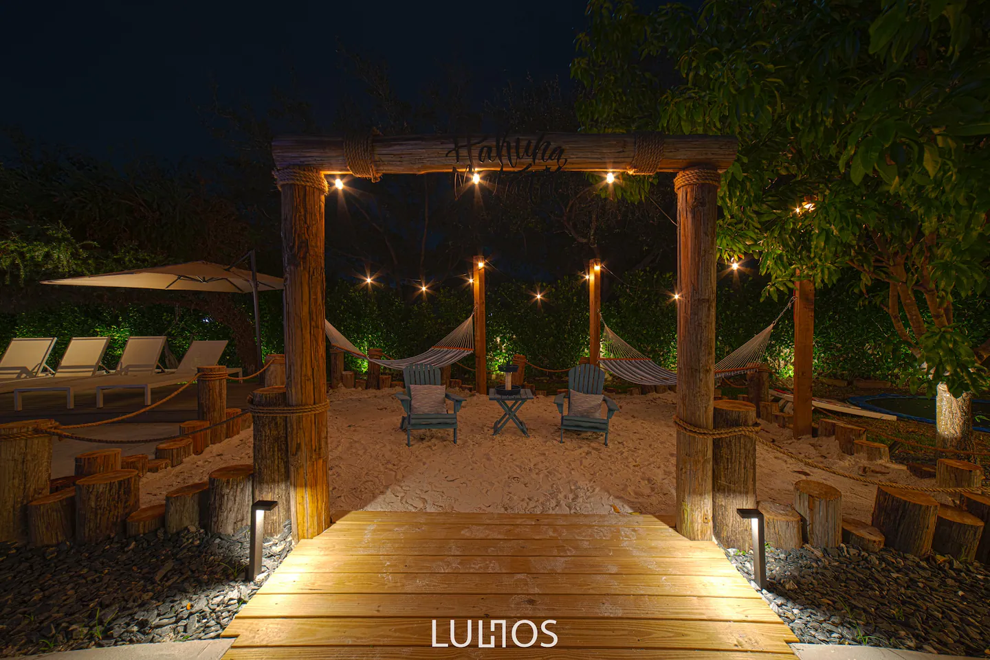 Enjoy our carefully designed outdoor space and let yourself be seduced by the unique atmosphere provided by the night lighting