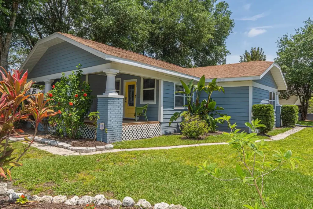 Pet-Friendly Airbnb Tampa Florida - Fully renovated house in the heart of Tampa.