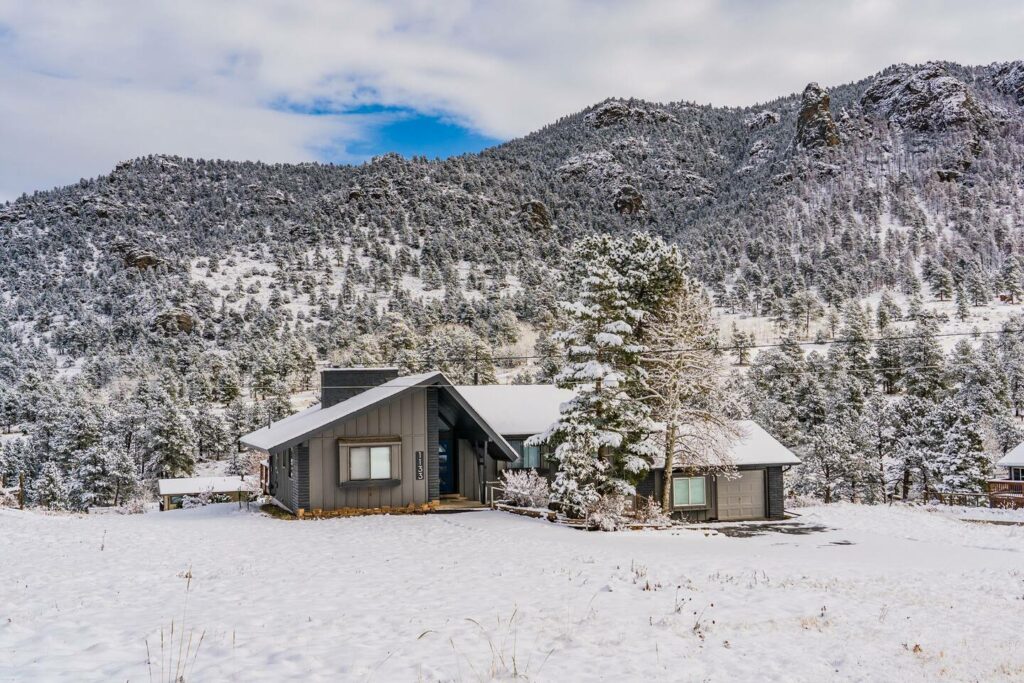 Estes Park Cabins With Hot Tubs - The Owl’s Cove